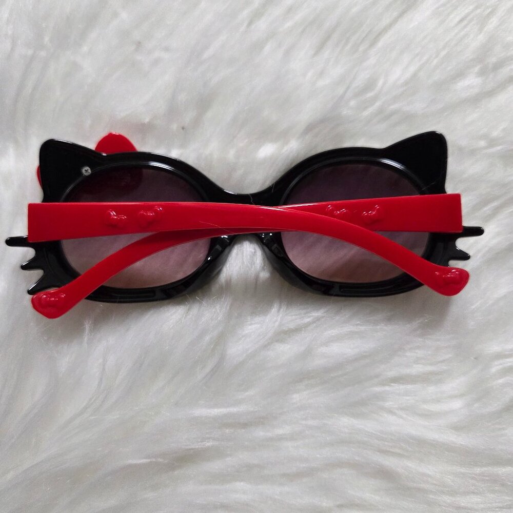 Hello Kitty Design Sunglasses - Picture 2 of 8